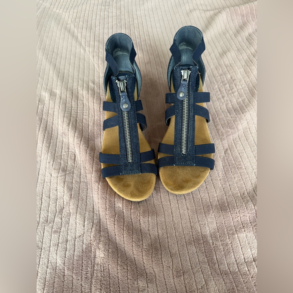 G.H. Bass & Co. Navy and Tan Zipper Sandals